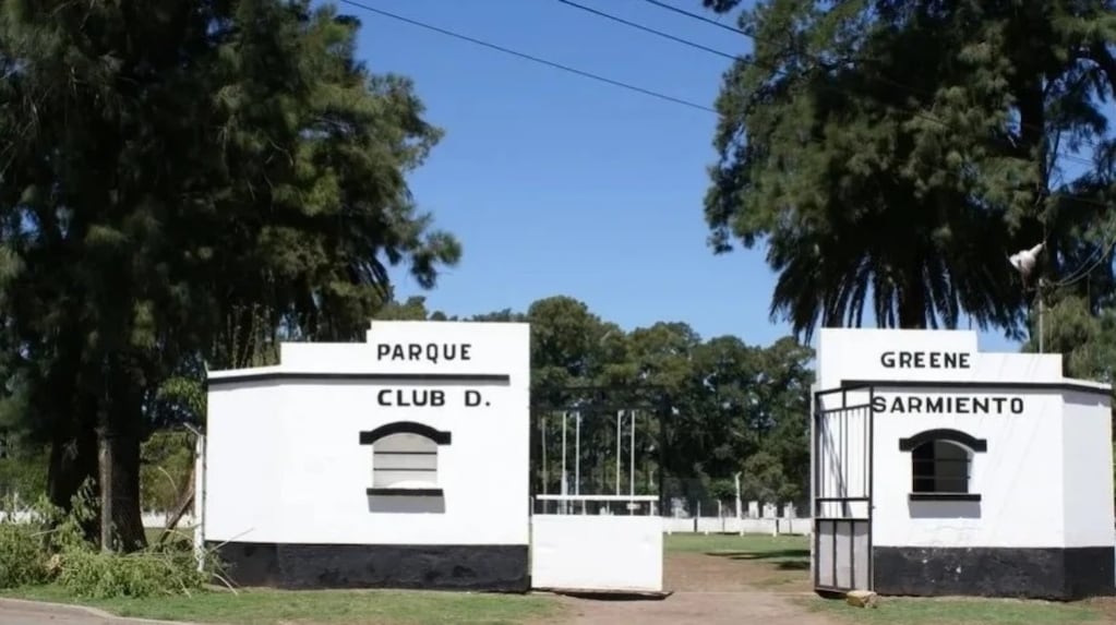 Murió un futbolista de 38 años tras descompensarse en pleno partido en Vedia: intentaron reanimarlo