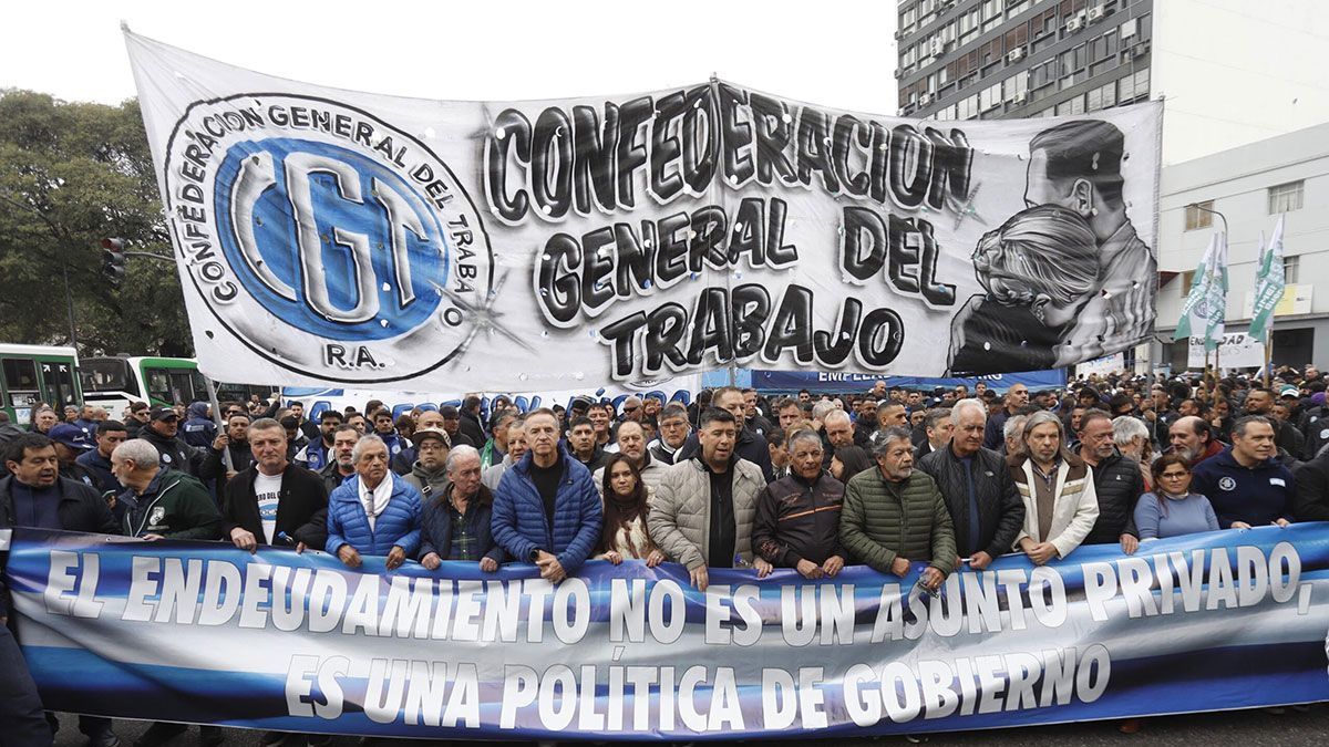 La CGT marchó contra el Gobierno y reclamó por la situación de la industria