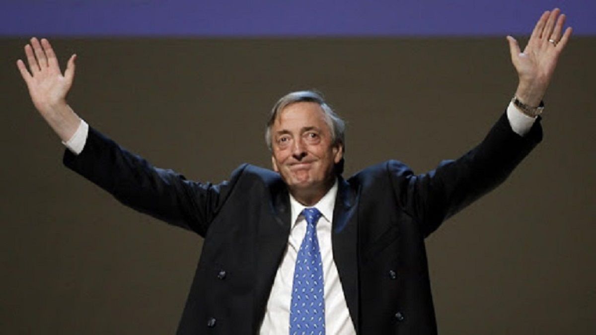 Gobernadores, sindicatos y dirigentes recuerdan a Néstor Kirchner a 16 años de su muerte