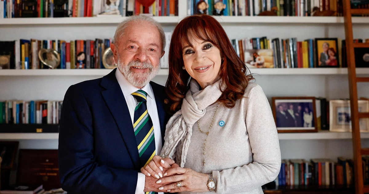 Cristina Kirchner saludó a Lula, comparó su triunfo con el 17 de octubre, y el kirchnerismo salió a celebrar
