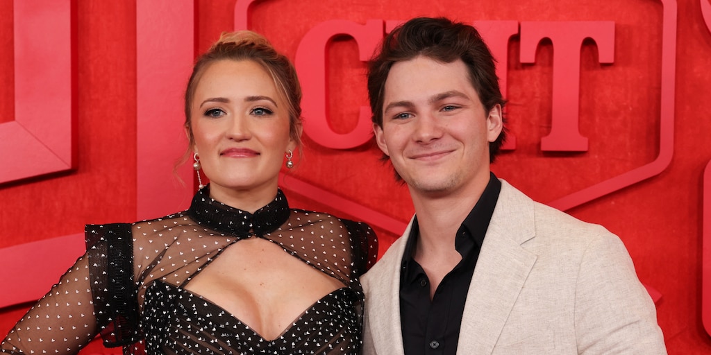 Emily Osment recordó las escenas íntimas con Montana Jordan en El joven Sheldon: “Era un niño con un peinado mullet”