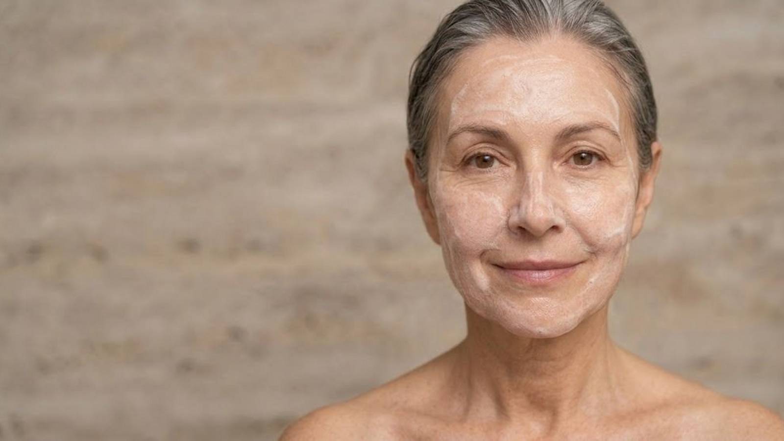 Ana Molina, dermatóloga: "A partir de los 50, para mejorar las arrugas, las manchas y la pérdida de firmeza este activo es el ganador absoluto"