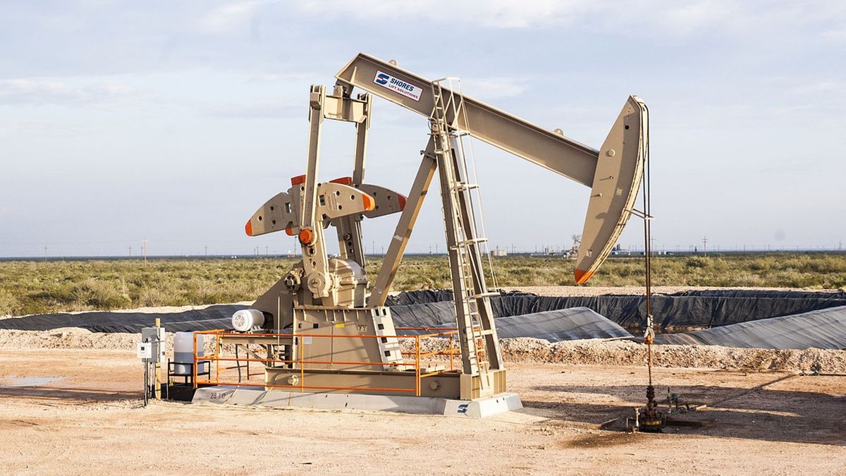 Tras los ataques en Arabia Saudita, el barril de petróleo subió casi 2 por ciento