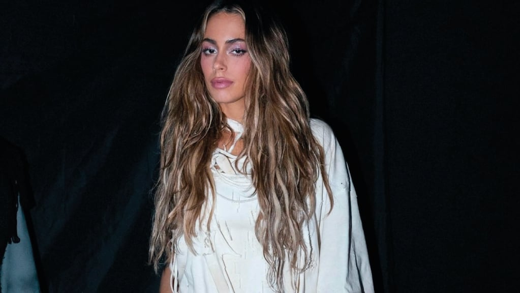 Tini Stoessel entre el romanticismo punk y la sensualidad: mini, lencería y bucaneras en sus últimos shows
